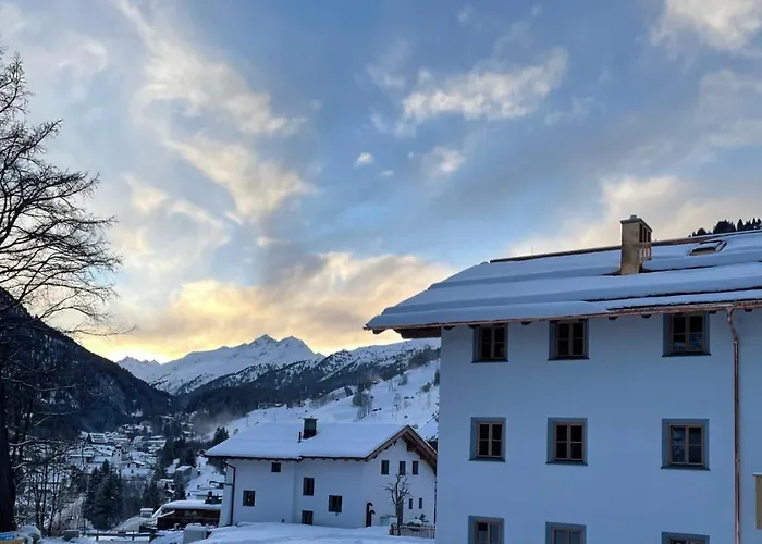 Silver Fox Apartment